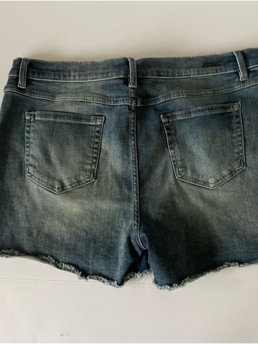 Carve Designs Maui Denim Shorts Favorite Fade Size 14 NWOT - Picture 2 of 8